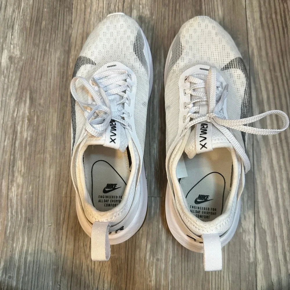 Nike Air Max Women's Size 11‎ White Running Shoes Sneakers AT2505-100 Comfort